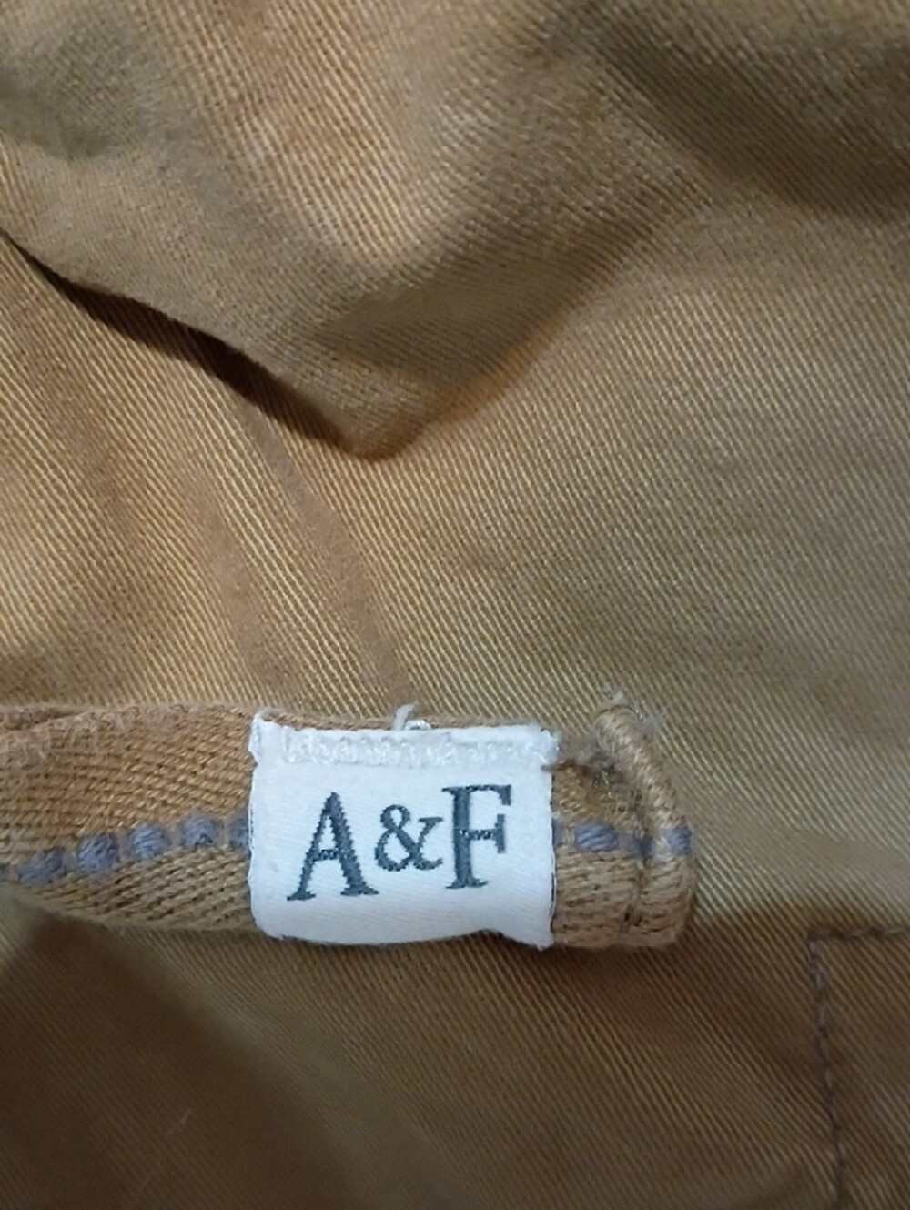 Abercrombie & Fitch Men's Khaki Cargo Shorts - Picture 4 of 7